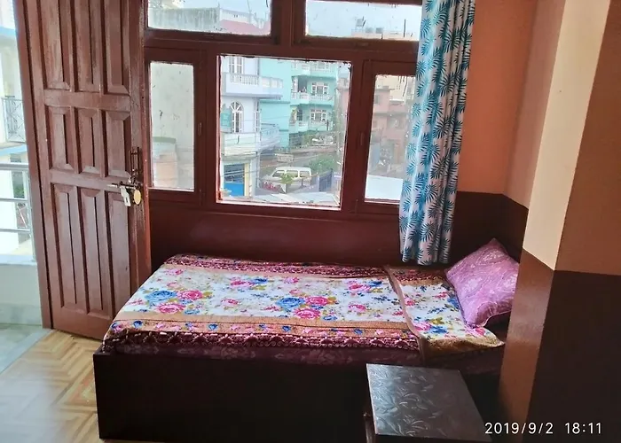 Gasthuis Nirvaan Guest House *